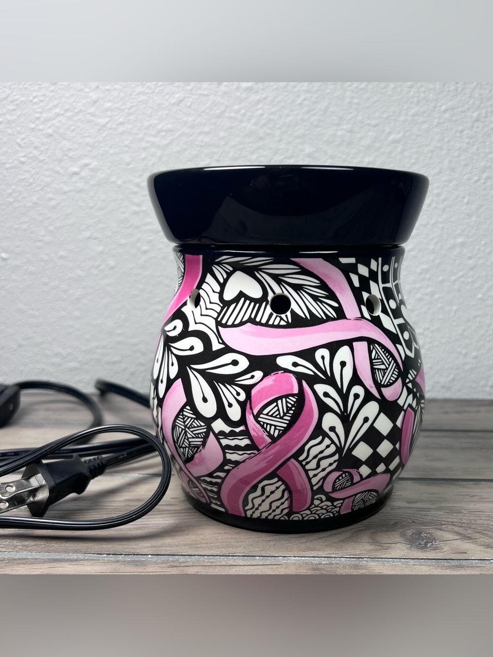 Scentsy 2014 Retired Ribbons of Hope Wax Warmer Breast Cancer Awareness Retired - Picture 11 of 11